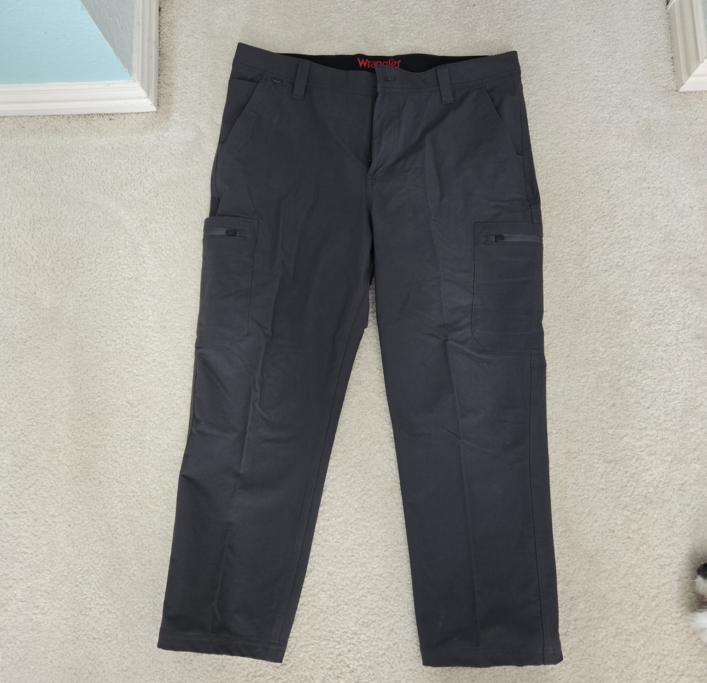 Wrangler Black Men's Cargo Pants with Multiple Pockets NWOT